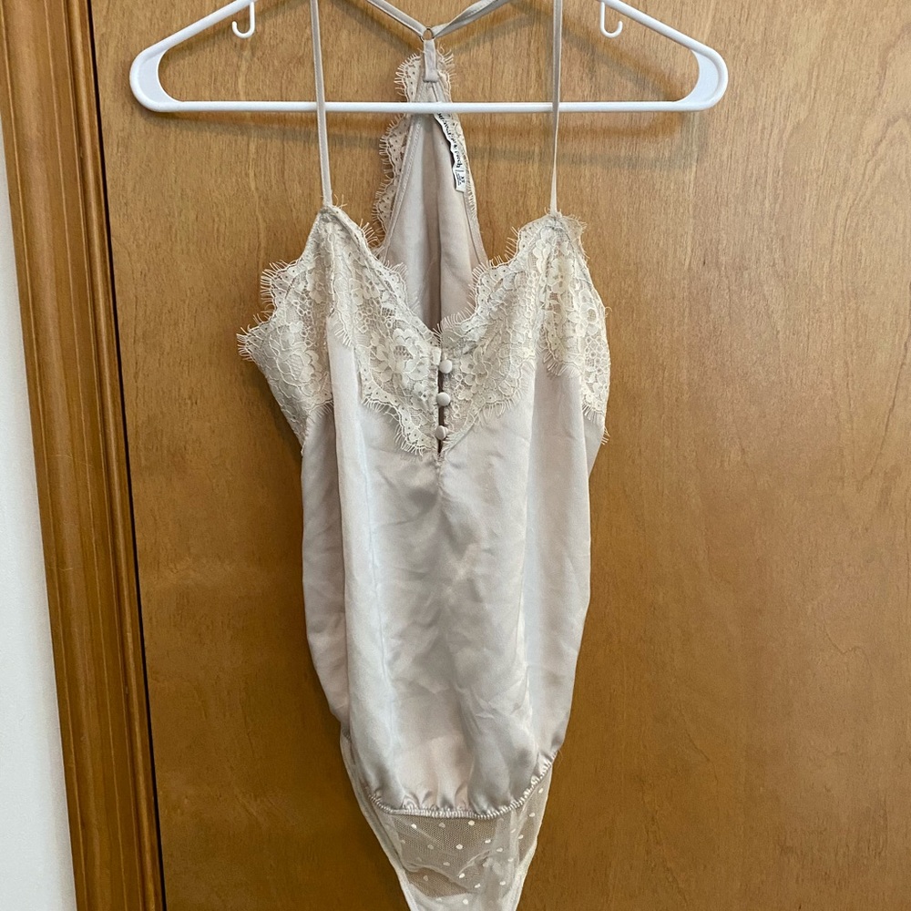 Silky bodysuit never wore